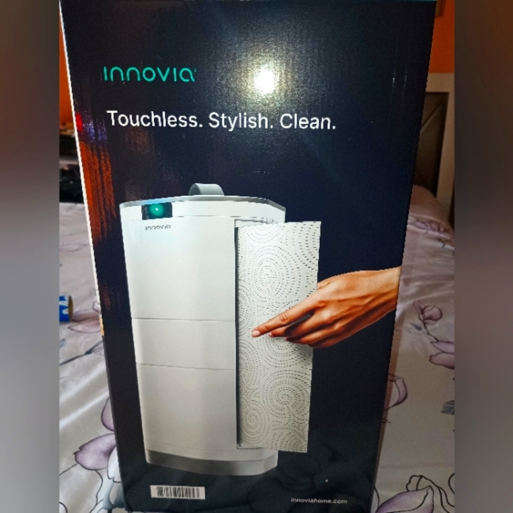 Paper towels dispenser